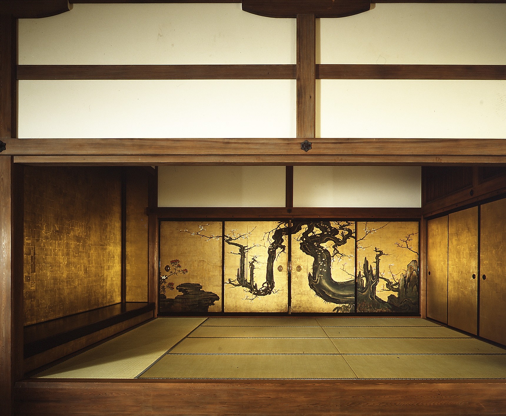 金碧襖絵の書院